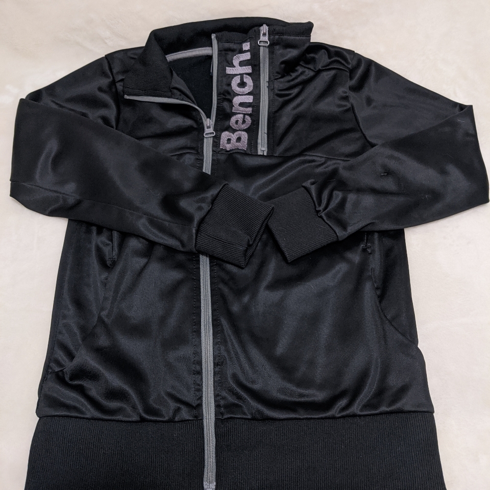 Bench Sweater - Junior/Youth